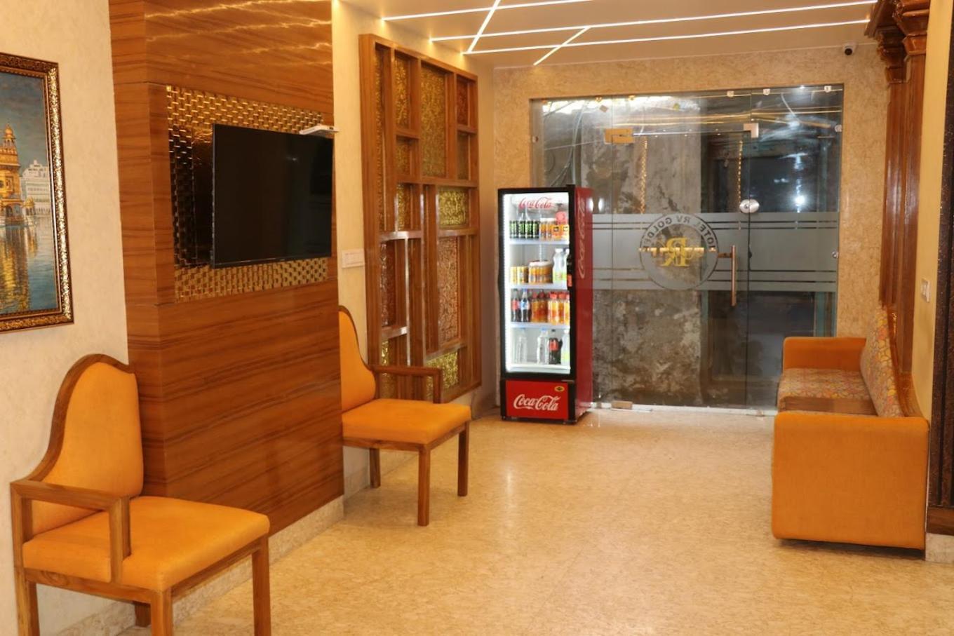 Hotel Rv Golden Амритсар Экстерьер фото