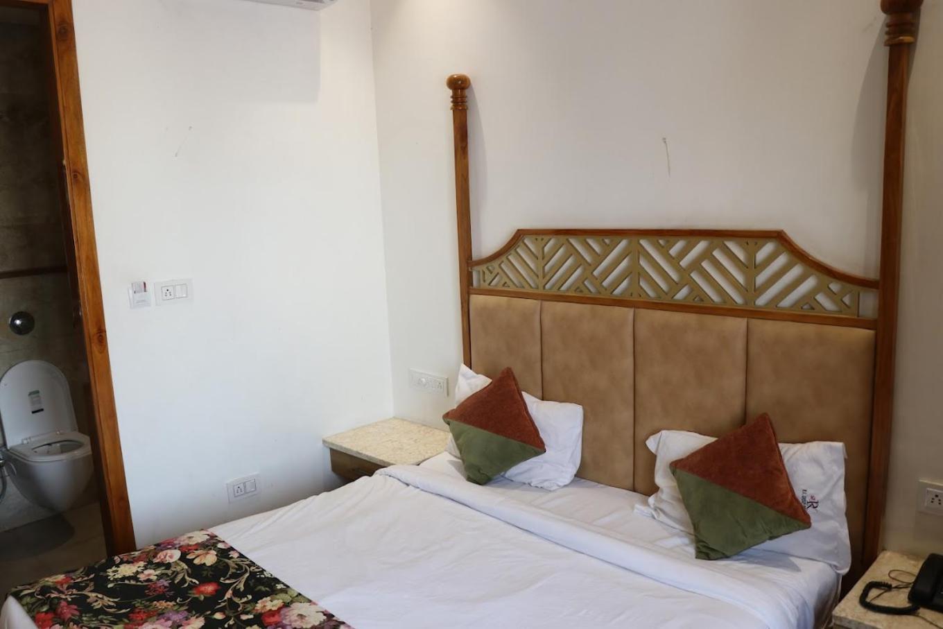 Hotel Rv Golden Амритсар Экстерьер фото